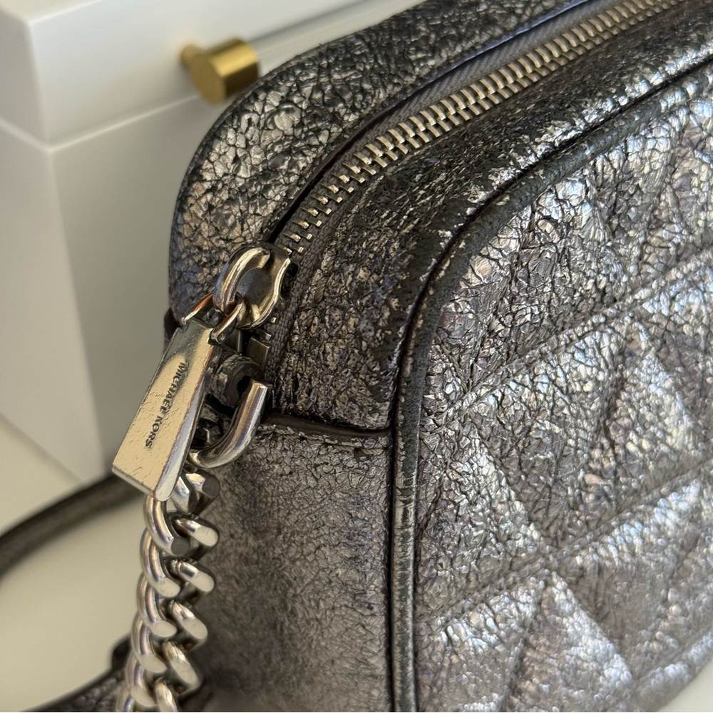 Michael Kors Ginny Metallic Silver Quilted Crossbody Bag - Picture 5 of 12